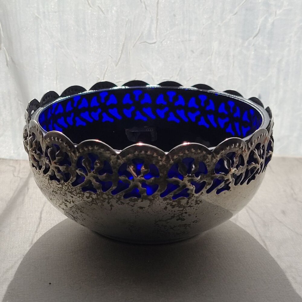 Vintage Silver-Plated Cobalt Blue Glass Bowl With Filigree Design - Picture 2 of 7